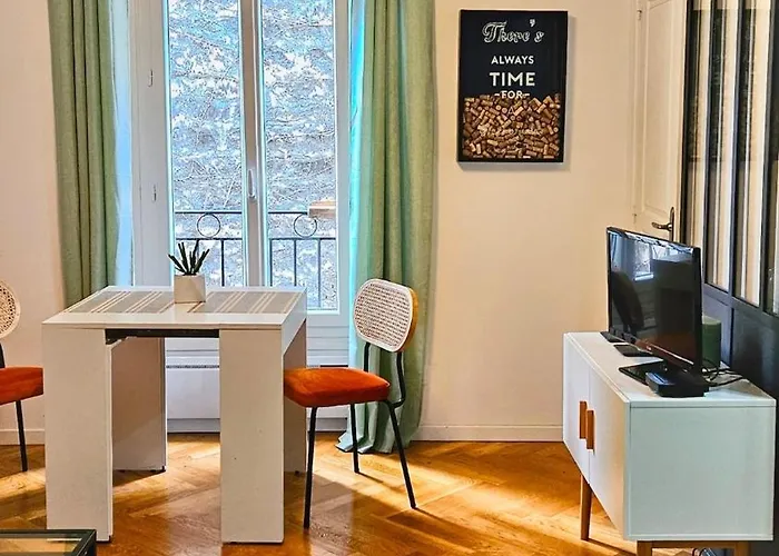 Lovely Flat Abbesses Center - Paris Montmartre