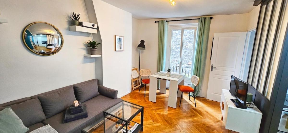 Lovely Flat Abbesses Center - Montmartre Apartment *